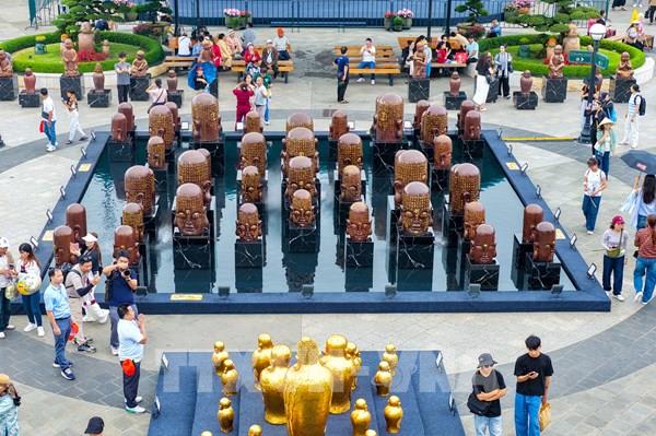 414 tác phẩm gốm kể chuyện an nhiên trên núi Bà Đen