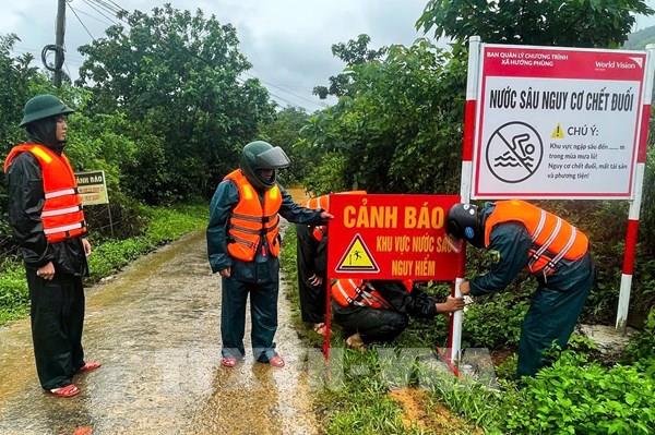 Quảng Trị: Mưa lớn gây ngập cục bộ, tiềm ẩn nguy cơ lũ quét, sạt lở đất