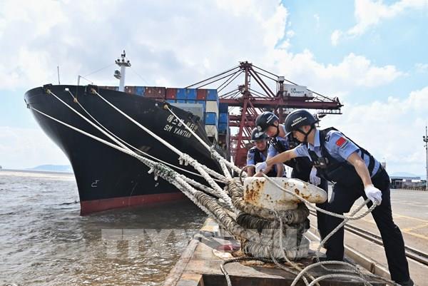 Bão Dolphin đổ bộ Trung Quốc, hàng trăm nghìn người phải sơ tán