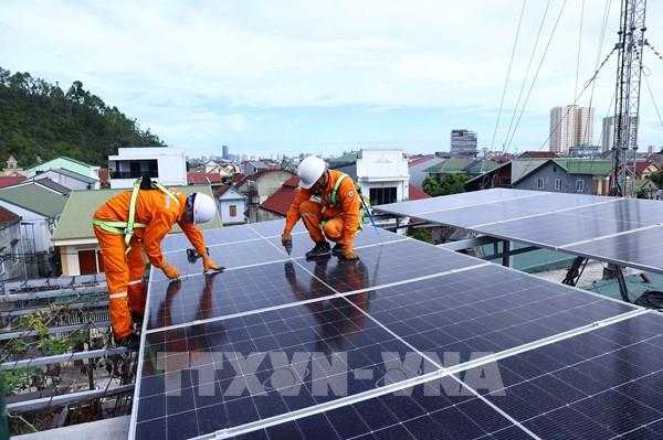 Kiến tạo thế chủ động cho an ninh năng lượng - Bài 2: Mỗi mái nhà trở thành một “nhà máy điện mini”