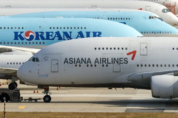 Korean Air và Asiana Airlines chính thức thông qua sáp nhập