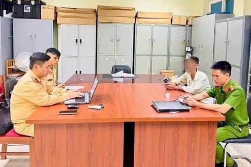 Xử phạt chủ xe ô tô gần 500 triệu đồng do vi phạm giao thông gần 100 lỗi