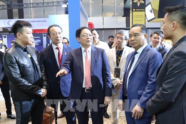 Phó Thủ tướng Hồ Quốc Dũng: Thành phố Hồ Chí Minh phải đi đầu trong thử nghiệm mô hình công nghệ mới