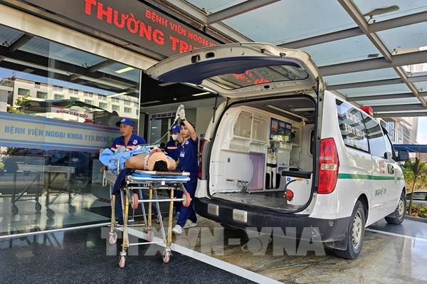 Tai nạn trên cao tốc Diễn Châu - Bãi Vọt: Hơn 20 người được đưa đi cấp cứu