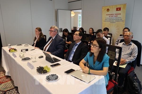 Phái đoàn Việt Nam tại Geneva tổ chức tọa đàm về chính sách công nghiệp