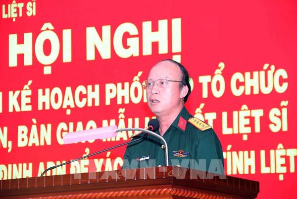 Máy bay quân sự vận chuyển hơn 7.000 mẫu hài cốt liệt sĩ ra Hà Nội giám định ADN