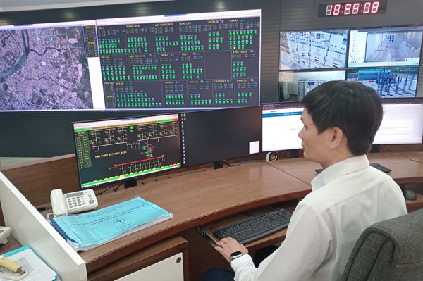 Nghị quyết 57-NQ/TW: Công nghệ thay đổi cách vận hành lưới điện miền Trung
