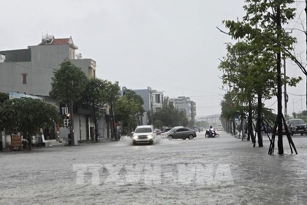 Bão số 4 ít di chuyển, giữ nguyên cường độ trên vùng biển phía Đông Bắc đặc khu Bạch Long Vĩ