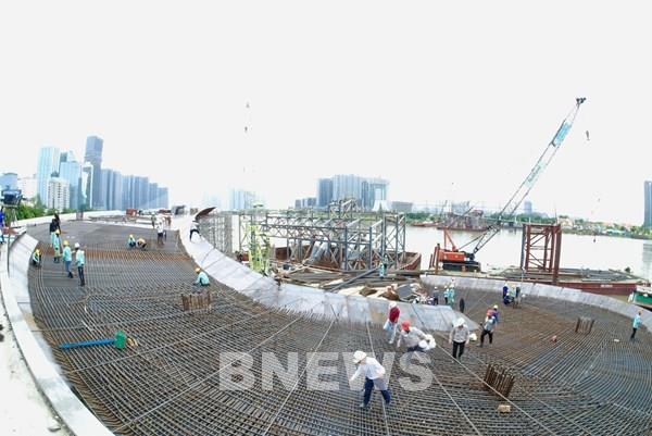 Cầu đi bộ qua sông Sài Gòn lùi kế hoạch hợp long
