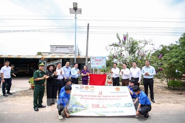 Hơn 2,5 tỷ đồng thắp sáng đường biên Tây Ninh: Ấm áp lòng dân