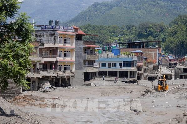 Thương vong tiếp tục tăng trong thảm họa lũ quét tại Nepal và Trung Quốc