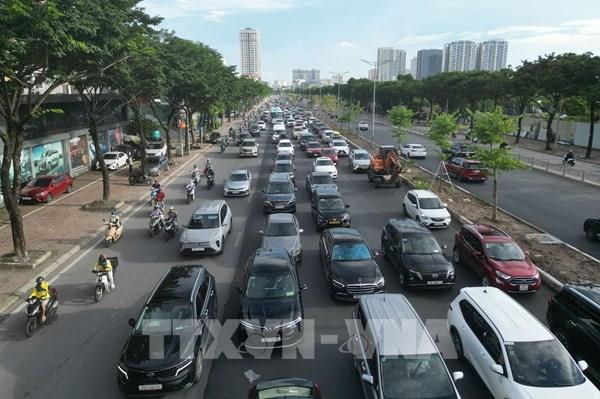 Chiều cuối trước kỳ nghỉ 2/9, đường Võ Chí Công ken đặc phương tiện