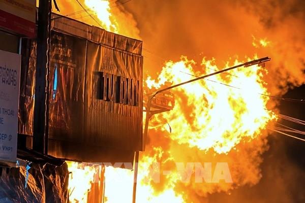 Cháy chợ Đắk Sắk ở Lâm Đồng, thiệt hại hơn 4 tỷ đồng