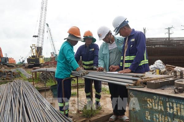 Đồng Tháp: Công trường cao tốc Mỹ An - Cao Lãnh hối hả xuyên lễ 2/9