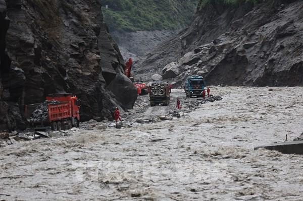 Lũ quét tại Nepal và Trung Quốc: Chạy đua giải cứu hàng trăm người mắc kẹt