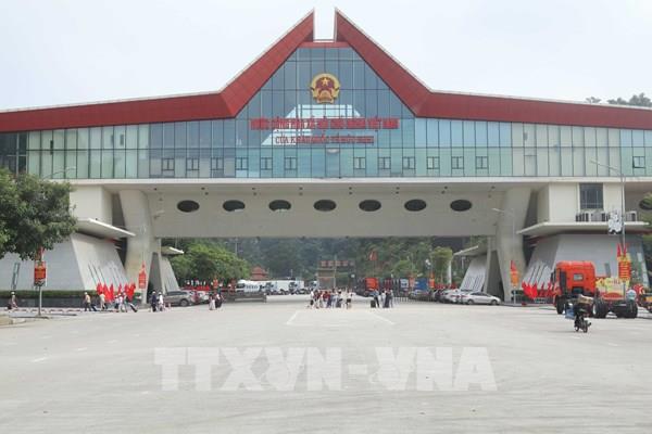 Gỡ vướng thủ tục thuế để hoàn tất việc xuất cảnh