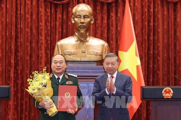 Tổng Bí thư, Chủ tịch nước Tô Lâm trao Quyết định thăng Quân hàm Thượng tướng cho đồng chí Lê Quang Đạo