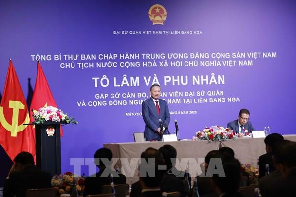 Tổng Bí thư, Chủ tịch nước Tô Lâm gặp gỡ cán bộ nhân viên Đại sứ quán và cộng đồng người Việt Nam tại Liên bang Nga