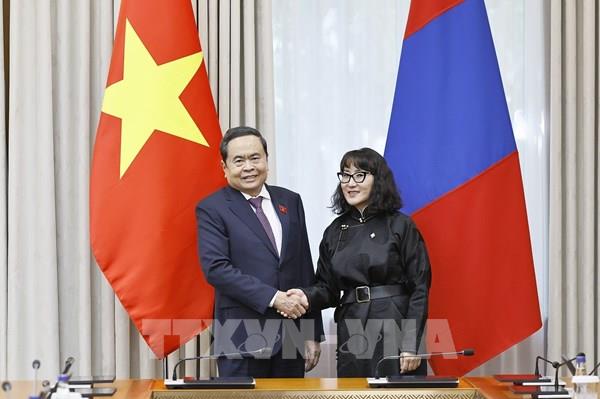 Chủ tịch Quốc hội Trần Thanh Mẫn tiếp Chủ tịch Nhóm Nghị sĩ hữu nghị Mông Cổ - Việt Nam