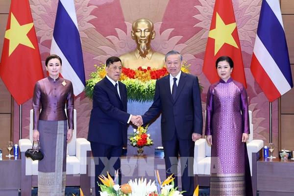 Nhà vua Thái Lan kết thúc tốt đẹp chuyến thăm cấp Nhà nước đến Việt Nam