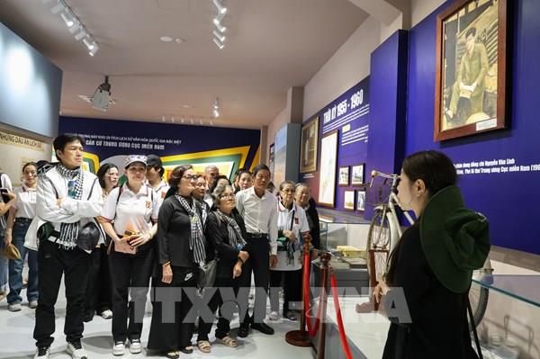 Nhà hát Trần Hữu Trang tròn 50 tuổi: Tiếp lửa cải lương từ cội nguồn