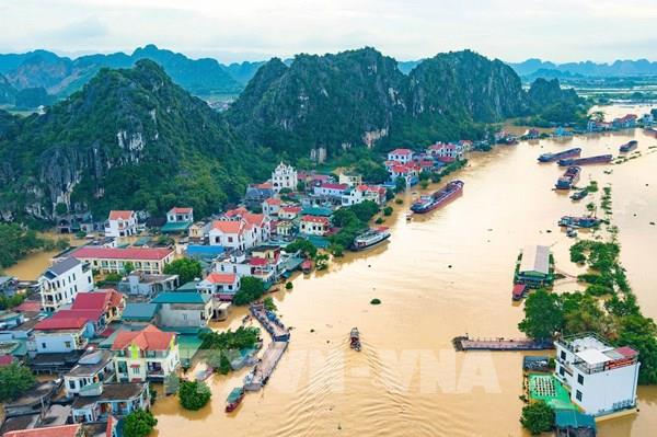 Ninh Bình khẩn trương hỗ trợ người dân vùng ngập lụt