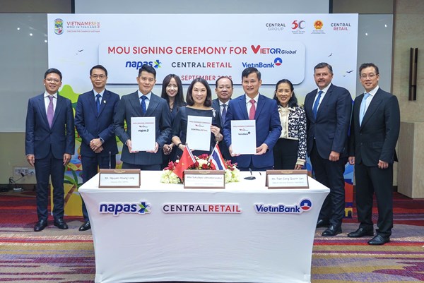 NAPAS, VietinBank bắt tay Central Retail mở rộng thanh toán VietQRGlobal tại Thái Lan
