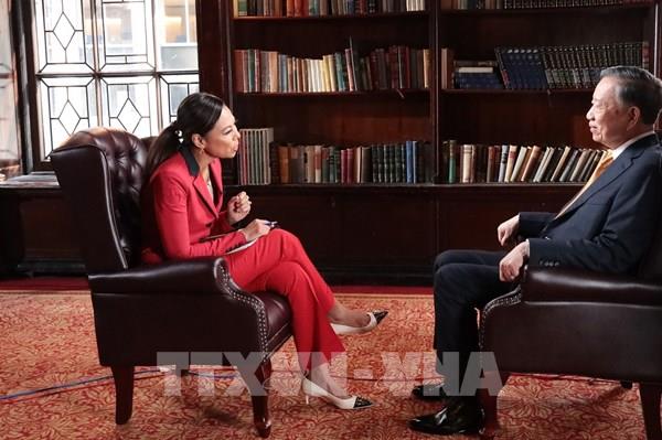 Tổng Bí thư, Chủ tịch nước Tô Lâm trả lời phỏng vấn kênh truyền hình Bloomberg TV