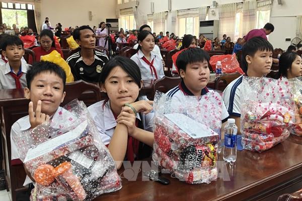 Đồng Nai trao 10.000 phần quà Trung thu cho trẻ em vùng khó