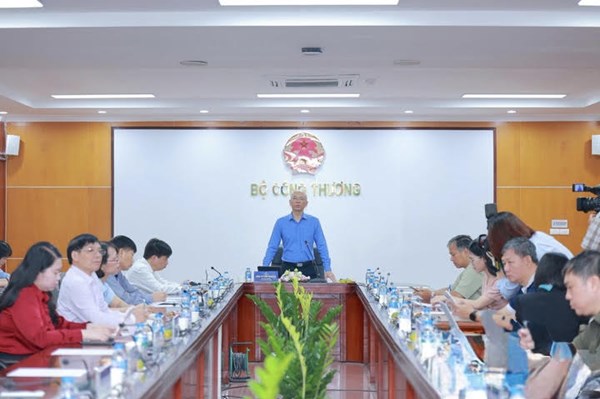 Giảm chi phí logistics để tăng sức cạnh tranh xuất khẩu  ﻿