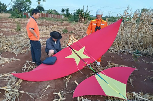 Cảnh báo nguy cơ mất an toàn từ vi phạm hành lang lưới điện truyền tải