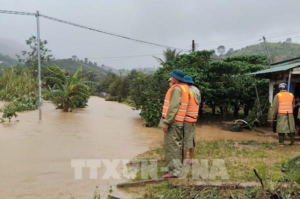 Mưa lớn gây ngập, sạt lở cục bộ tại Lâm Đồng