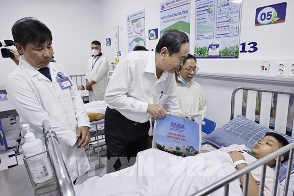 Chủ tịch Quốc hội Trần Thanh Mẫn thăm, động viên các bệnh nhi tại Bệnh viện Nhi đồng 1, Thành phố Hồ Chí Minh