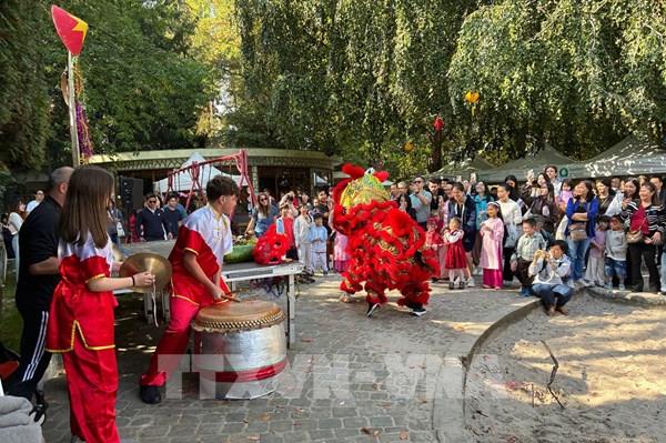 Một góc Việt Nam giữa mùa Thu Brussels