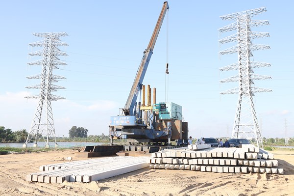 Quyết tâm đóng điện Dự án TBA 220kV Sầm Sơn và đường dây đấu nối trong tháng 12/2026
