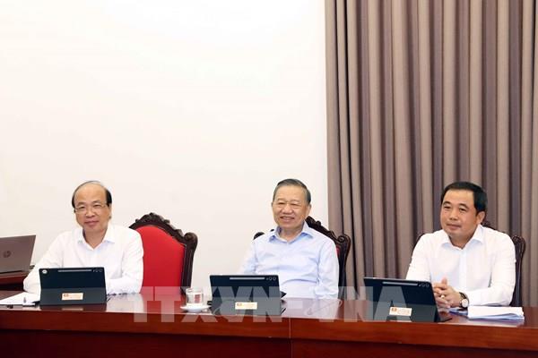 Thông cáo báo chí về ngày làm việc thứ hai Hội nghị lần thứ tư Ban Chấp hành Trung ương Đảng khoá XIV