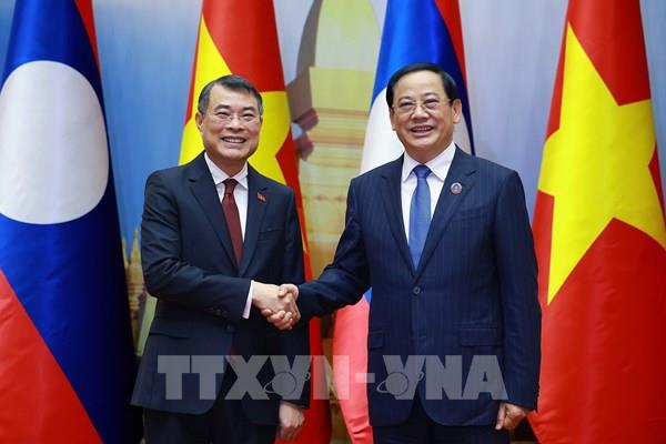 Thủ tướng Lê Minh Hưng hội kiến Chủ tịch Quốc hội Lào Sonexay Siphandone