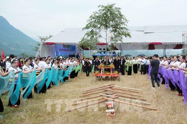 Bảo tồn bản sắc văn hóa dân tộc Thái qua Lễ hội Kin Lẩu Khẩu Mẩu