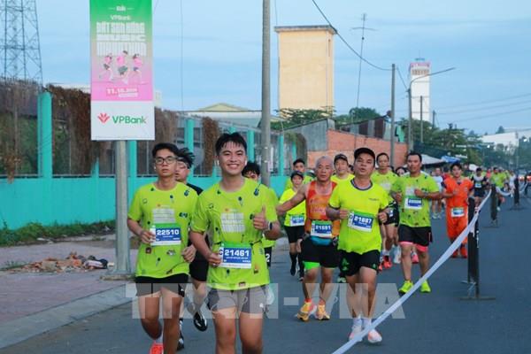 Hơn 15.500 vận động viên tranh tài ở Giải Marathon Đất sen hồng