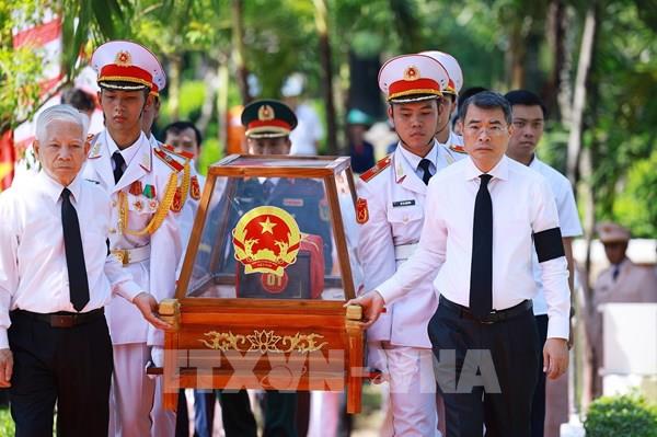 Thủ tướng Lê Minh Hưng dự lễ viếng, truy điệu 731 liệt sỹ được quy tập tại công viên Lê Thị Riêng về an táng tại Nghĩa trang liệt sĩ Thành phố Hồ Chí Minh