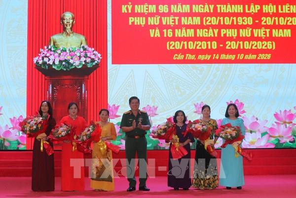 Phụ nữ Cần Thơ: Giữ lửa gia đình, sáng ngời trách nhiệm