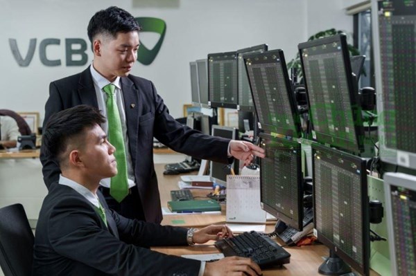 Công ty chứng khoán khuyến nghị mua MBB, DXG và HHV