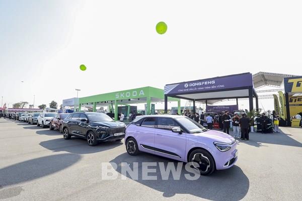 Vietnam Mobility Show 2026 quy tụ hàng chục thương hiệu, gần 100 xe lái thử