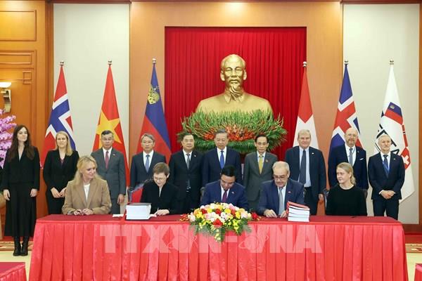 Tổng Bí thư, Chủ tịch nước Tô Lâm chứng kiến Lễ ký Hiệp định thương mại tự do giữa Việt Nam và các nước thành viên Hiệp hội Mậu dịch tự do châu Âu
