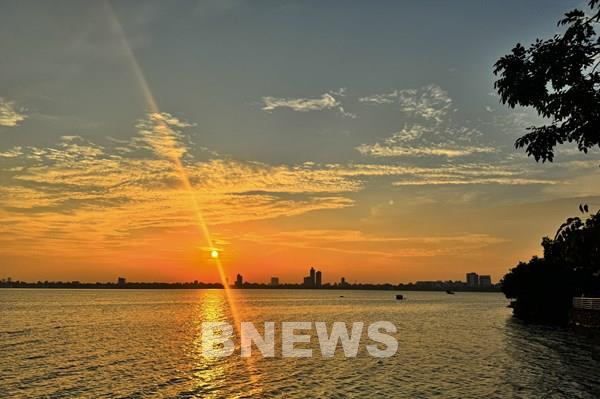 Thời tiết ngày 18/10: Nhiều nơi trên cả nước ngày nắng, chiều tối có mưa dông