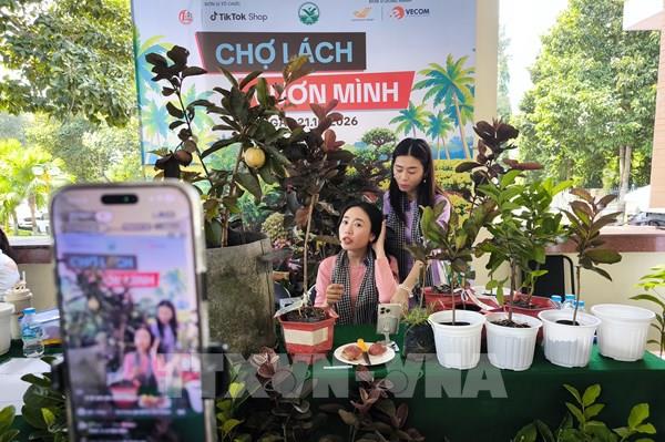 "Chợ Lách vươn mình”: Khi bà con Vĩnh Long làm chủ sàn thương mại số