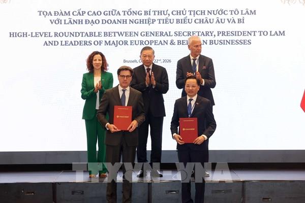 Vinachem và Air Liquide trao biên bản ghi nhớ hợp tác 