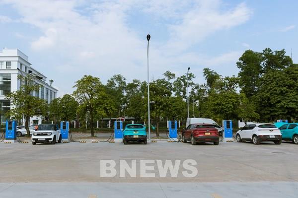 V-Green đưa vào vận hành trạm sạc ô tô điện lớn nhất Việt Nam