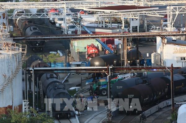 Chuyến hàng diesel đầu tiên của Nga hướng tới Mỹ sau thỏa thuận mới