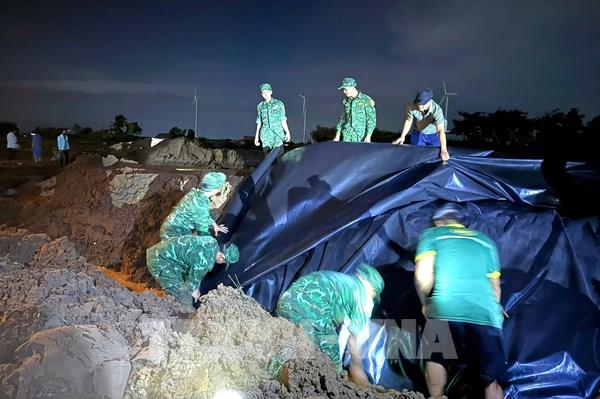 Vĩnh Long: Sạt lở bờ biển dài 170 m, thiệt hại hơn 400 triệu đồng